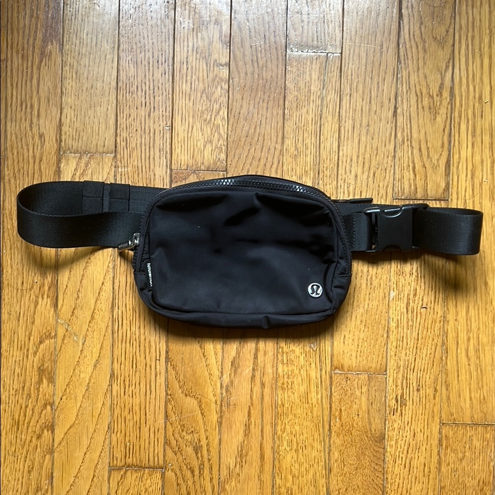 lululemon athletica Black Everywhere Belt Bag with Adjustable Straps
